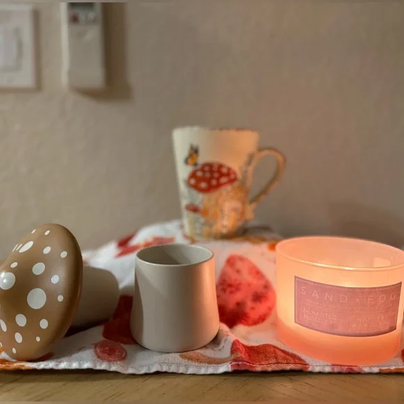 Mushroom Themed Mug and butter bell - Picture 2 of 3